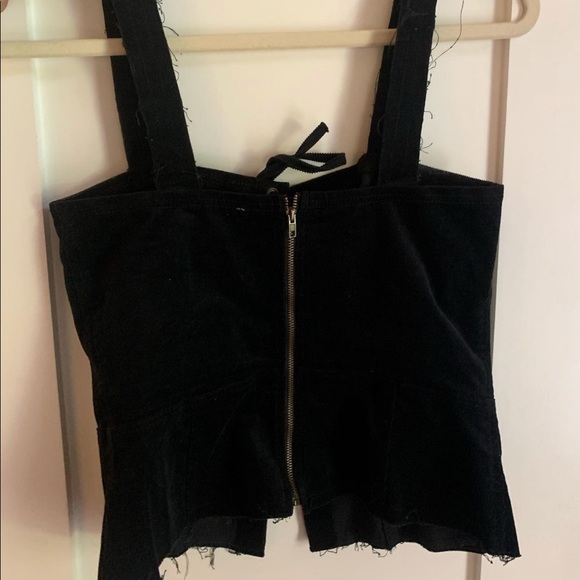 Black tank top - Picture 2 of 3